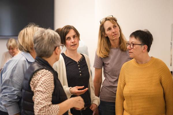 Barbara Ehrensberger mit Workshopteilnehmerinnen